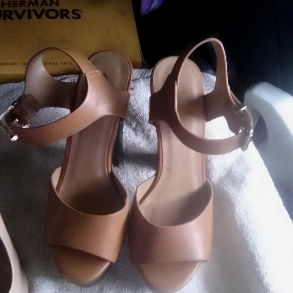 Women's Tan Sandals